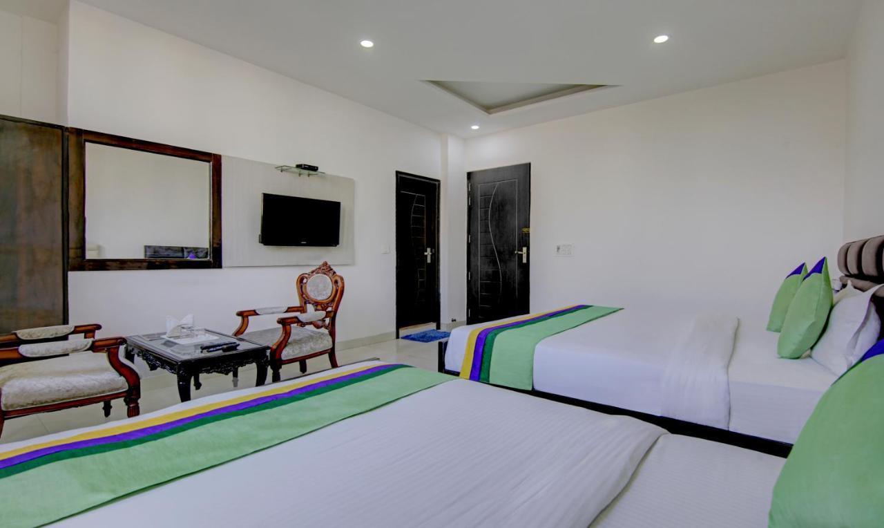 Hotel Treebo Rockland, Zirakpur Zewnętrze zdjęcie